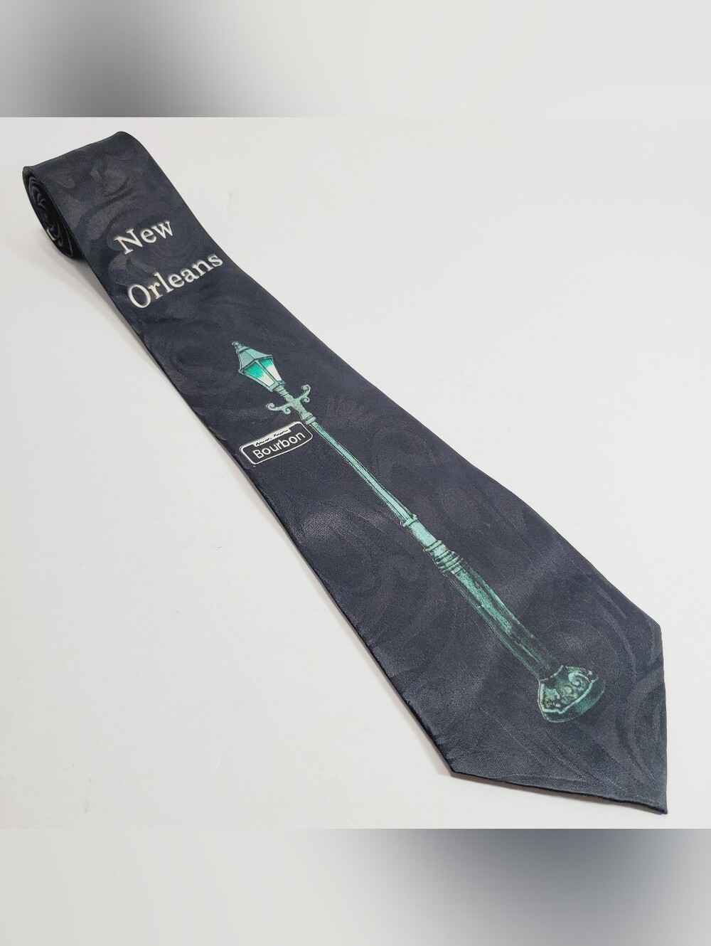 Bourbon Street New Orleans Black Lamp Post Pattern Men's Neck Tie 56x3.75"